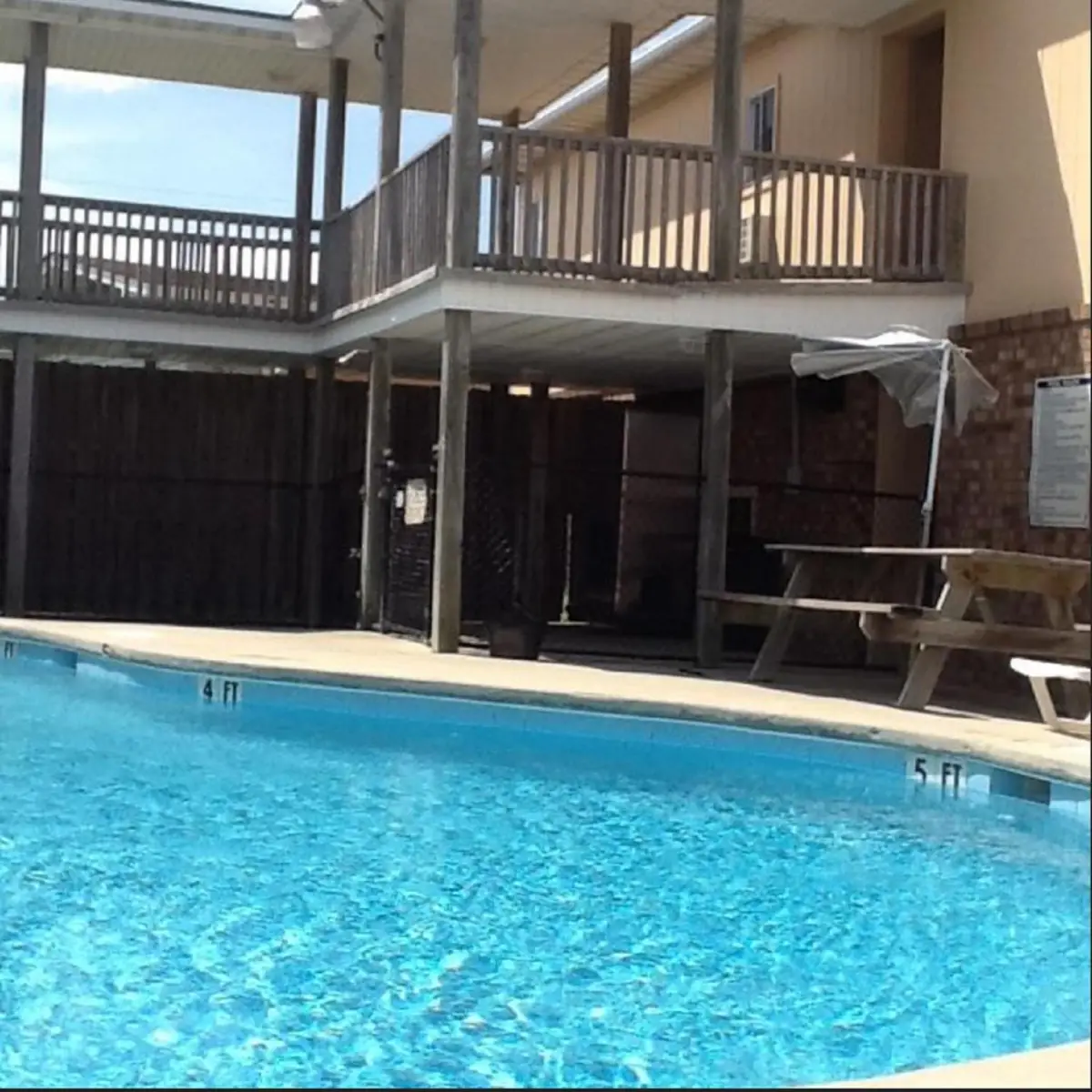 Sandpiper Motel 4